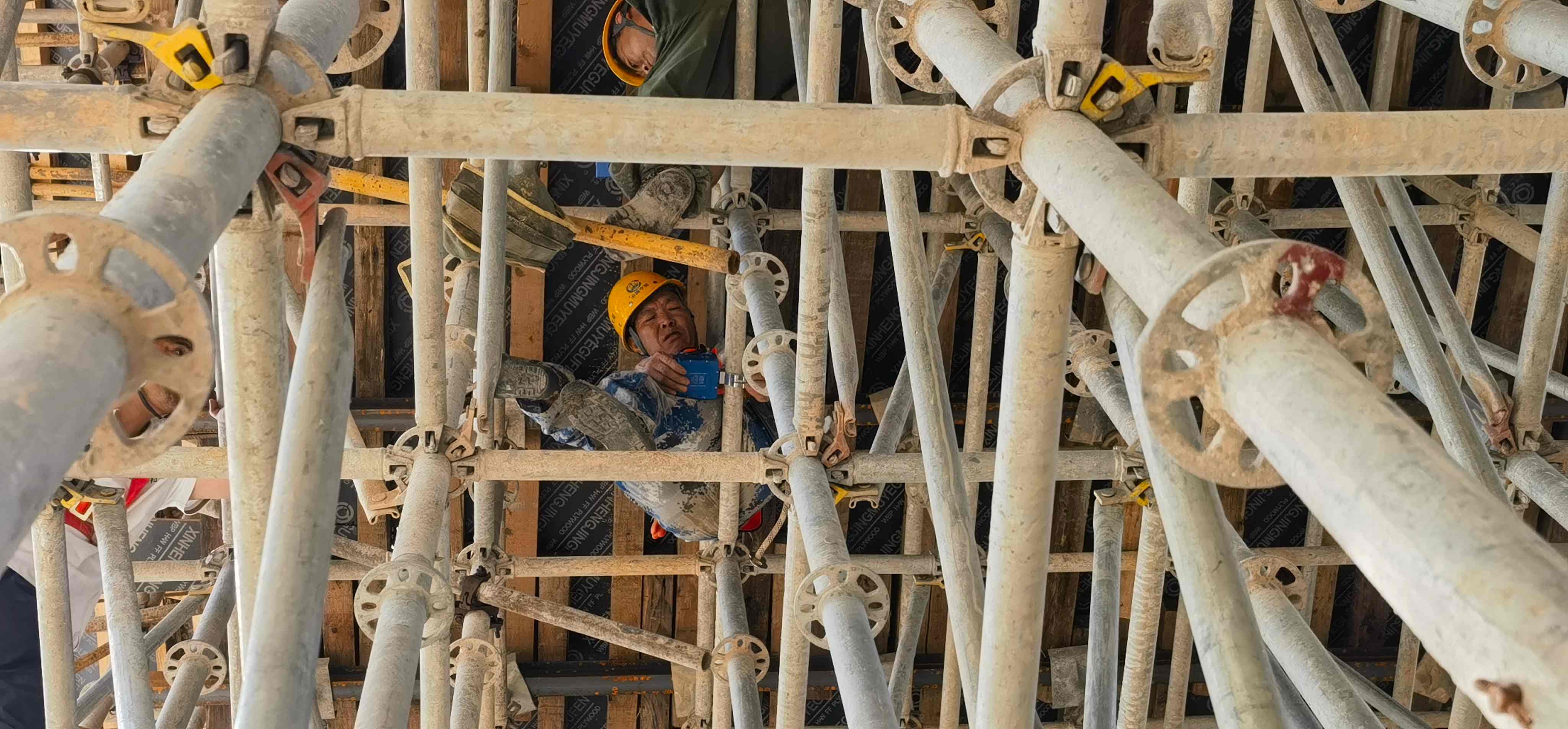 珠肇高铁江机段高明特大桥工区G3-G4现浇梁