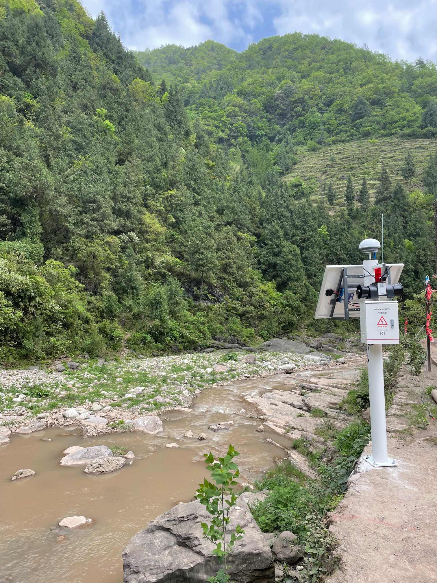 四川海螺沟地灾边坡监测项目
