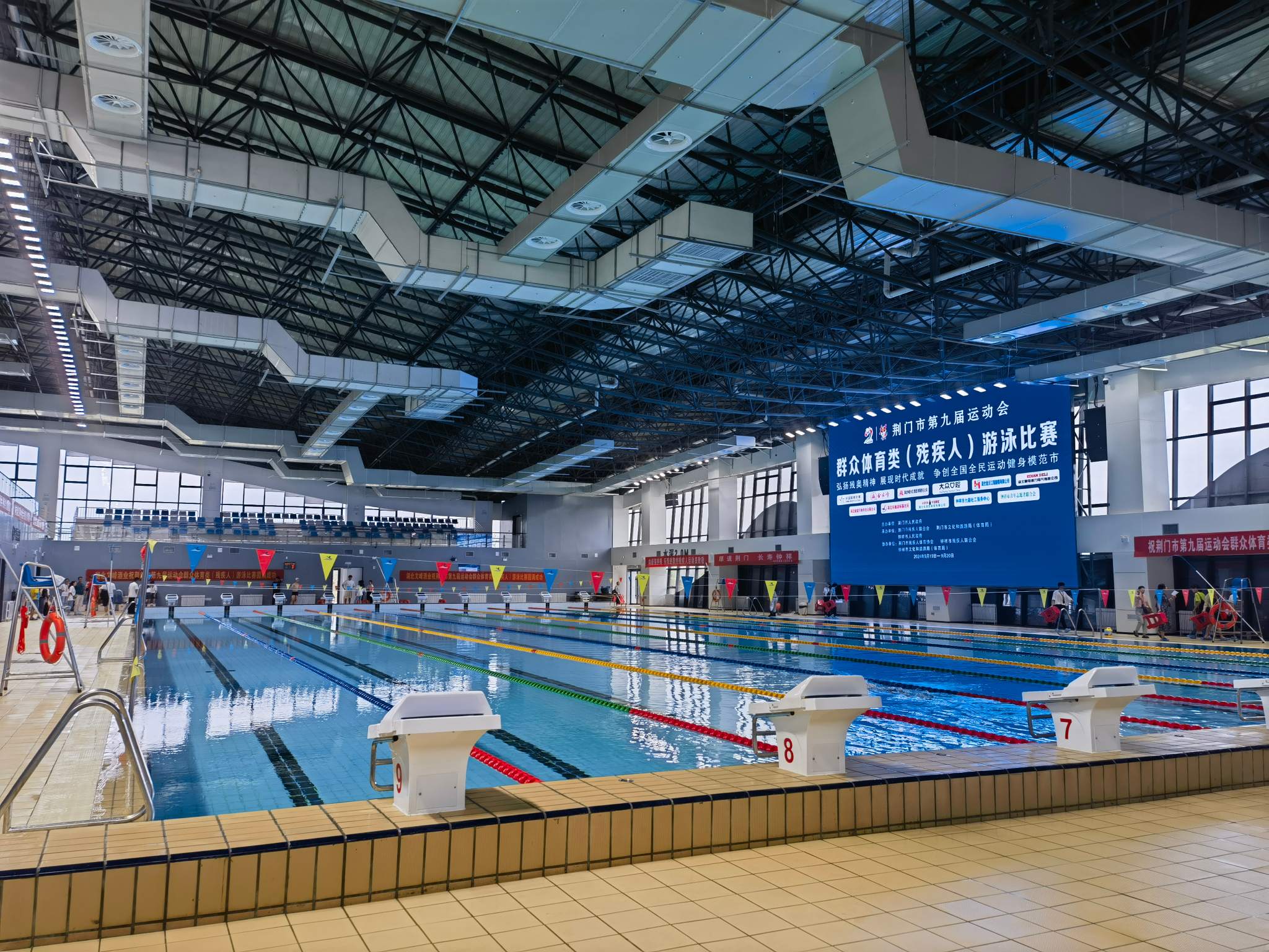 钟祥市龙山游泳馆钢结构网架监测