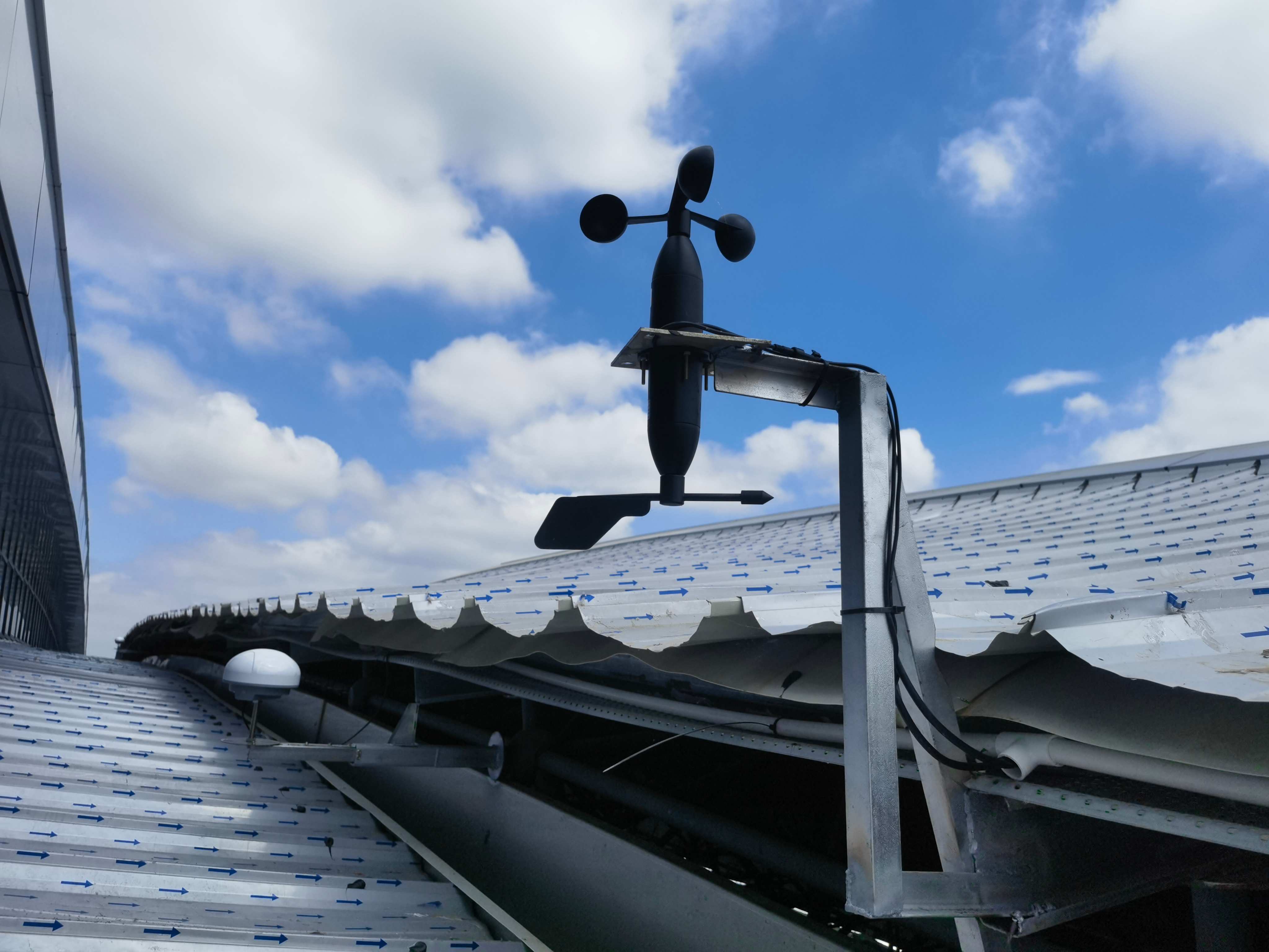 钟祥市龙山游泳馆钢结构网架监测