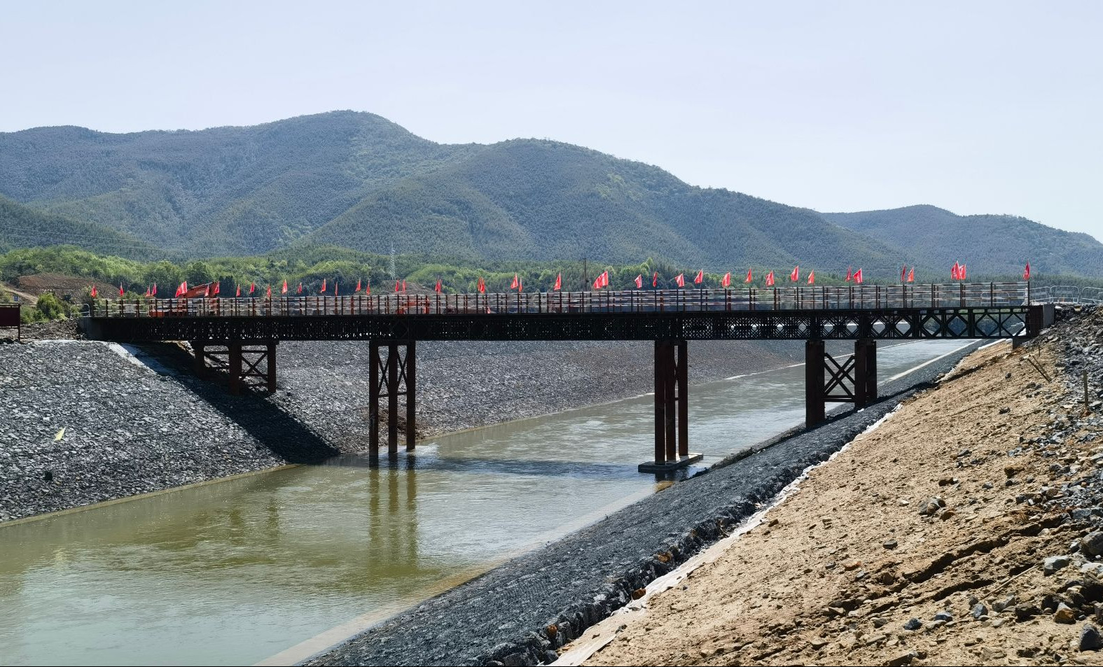 安徽建工凤凰山水库钢边桥监测