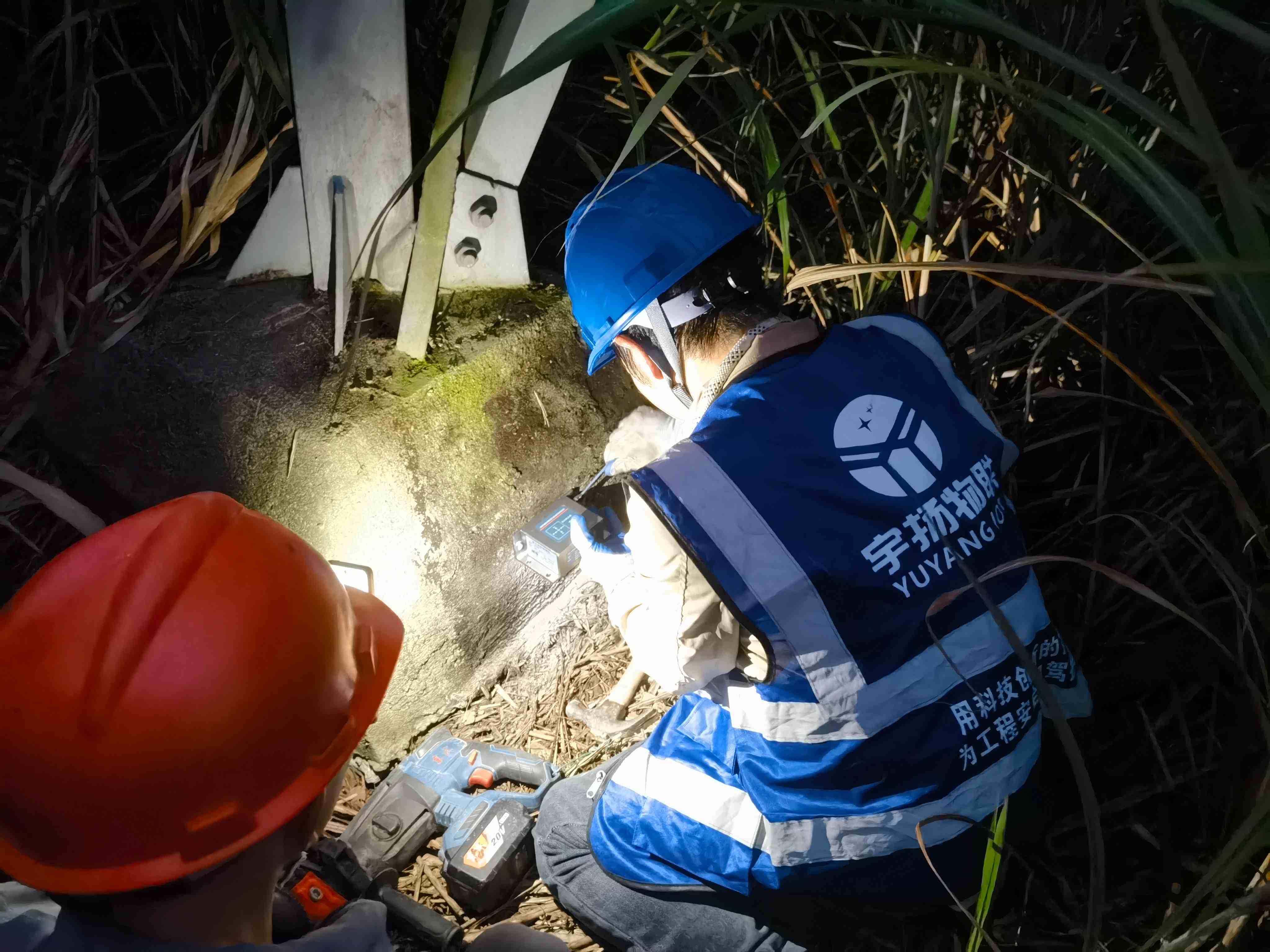 临建高速乐平互通高边坡危岩体监测