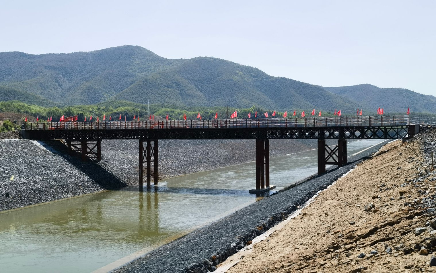 安徽建工凤凰山水库钢边桥监测